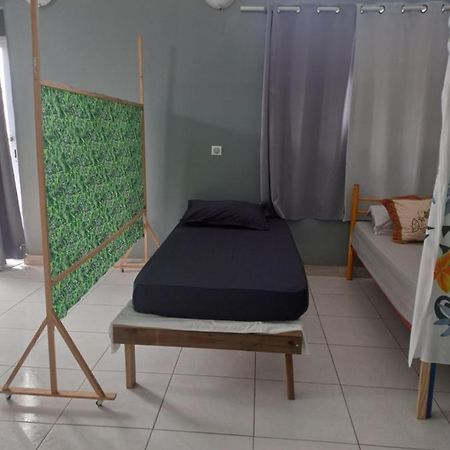 Hostel Laure Hebergement Loue Lits En Dortoir Faaa Zewnętrze zdjęcie