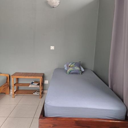 Hostel Laure Hebergement Loue Lits En Dortoir Faaa Zewnętrze zdjęcie