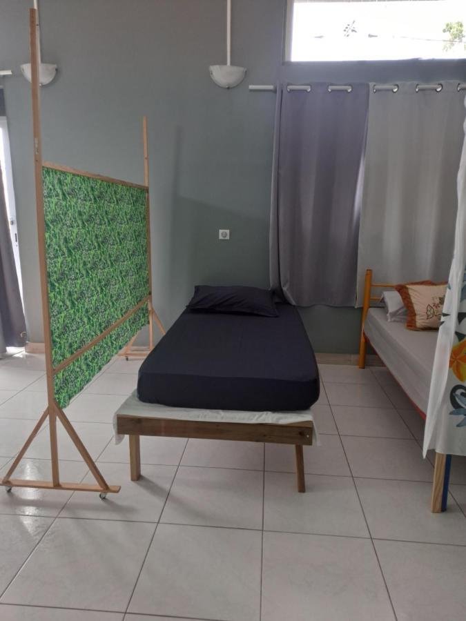 Hostel Laure Hebergement Loue Lits En Dortoir Faaa Zewnętrze zdjęcie